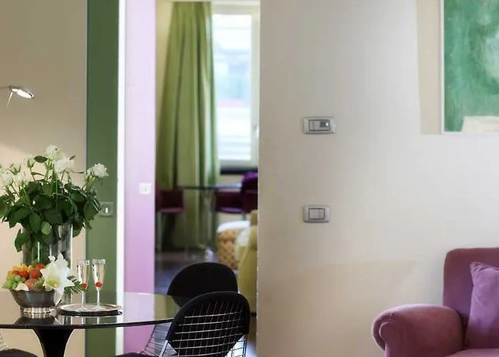 Sina Bernini Bristol, Autograph Collection