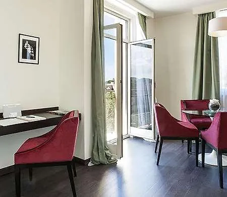 Hotel Sina Bernini Bristol, Autograph Collection 5*