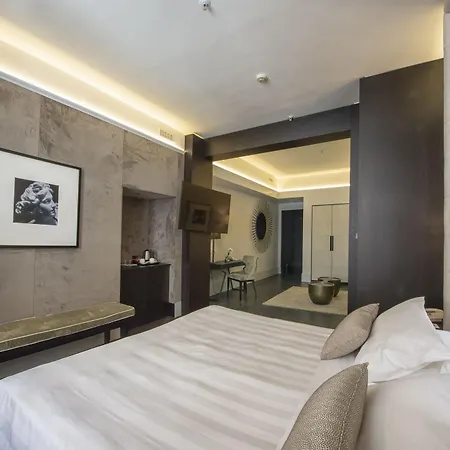 Sina Bernini Bristol, Autograph Collection 5*