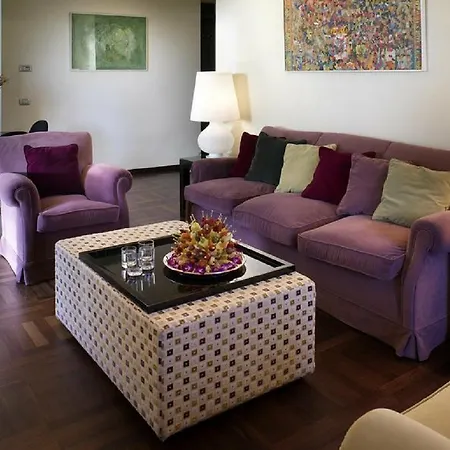 Sina Bernini Bristol, Autograph Collection 5*
