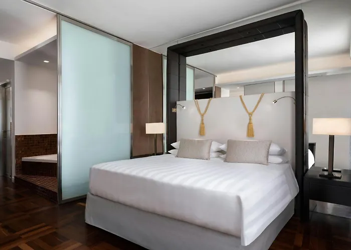 Sina Bernini Bristol, Autograph Collection